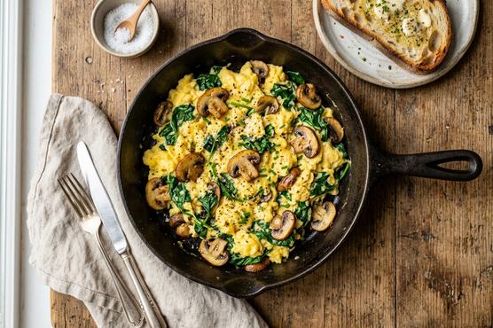 Spinach & Mushroom Egg Scramble